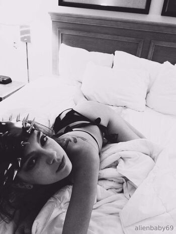 alienbaby6 / alienbaby69 nude photo #29