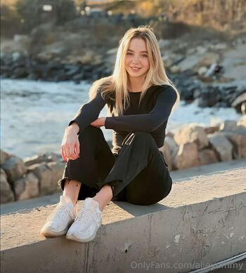 Alie Yumm / alieyummy nude photo #8