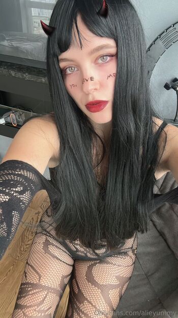 Alie Yumm / alieyummy nude photo #18