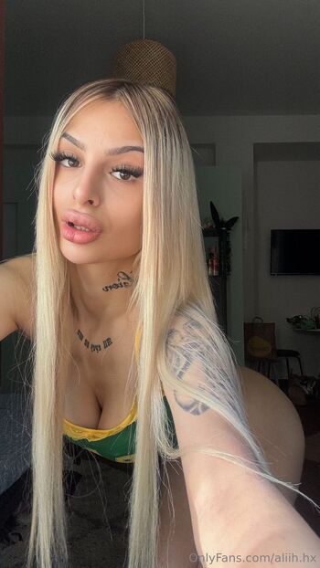 Alici / aliih.hx nude photo #1