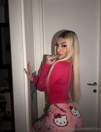 Alici / aliih.hx nude photo #16