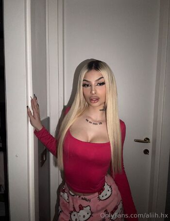 Alici / aliih.hx nude photo #17
