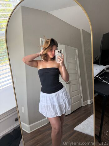Al / aliii1123 / aliii1123_ / its.anna1122 / aliiiplayss nude photo #17