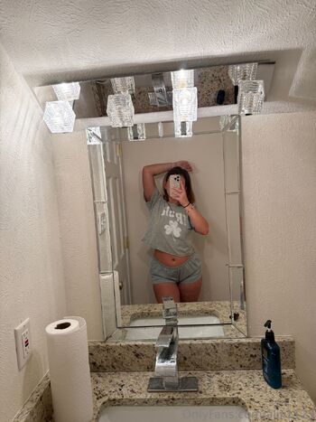 Al / aliii1123 / aliii1123_ / its.anna1122 / aliiiplayss nude photo #24