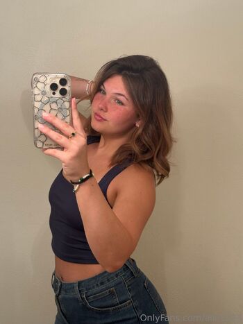 Al / aliii1123 / aliii1123_ / its.anna1122 / aliiiplayss nude photo #29