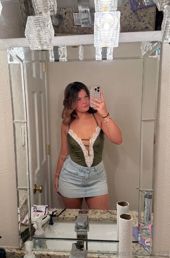 Al / aliii1123 / aliii1123_ / its.anna1122 / aliiiplayss nude photo #32