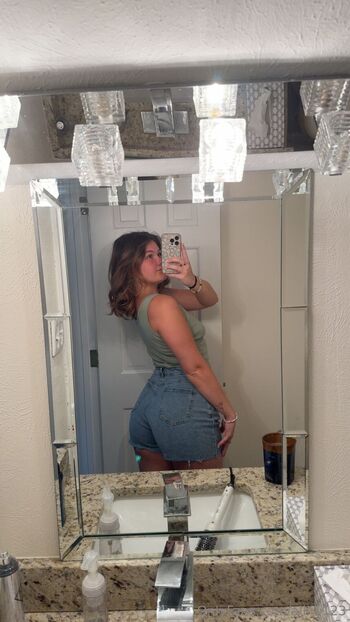 Al / aliii1123 / aliii1123_ / its.anna1122 / aliiiplayss nude photo #57