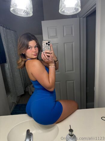 Al / aliii1123 / aliii1123_ / its.anna1122 / aliiiplayss nude photo #64