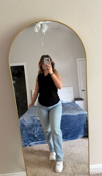 Al / aliii1123 / aliii1123_ / its.anna1122 / aliiiplayss nude photo #69