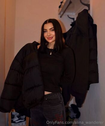 Alina / alina_wanderer nude photo #2