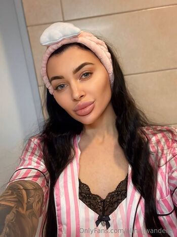 Alina / alina_wanderer nude photo #10