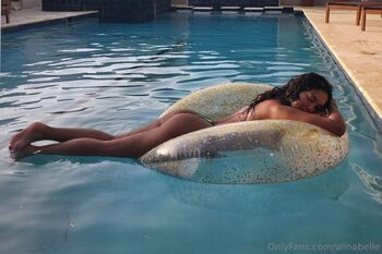 Alin / alinabelle nude photo #3