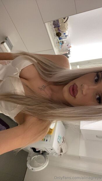 Alina Grey / alinagreys nude photo #1
