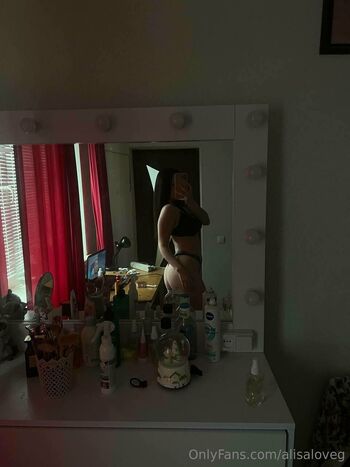 Alisa Lov / alisakiskis nude photo #3