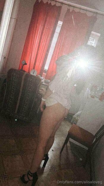 Alisa Lov / alisakiskis nude photo #5
