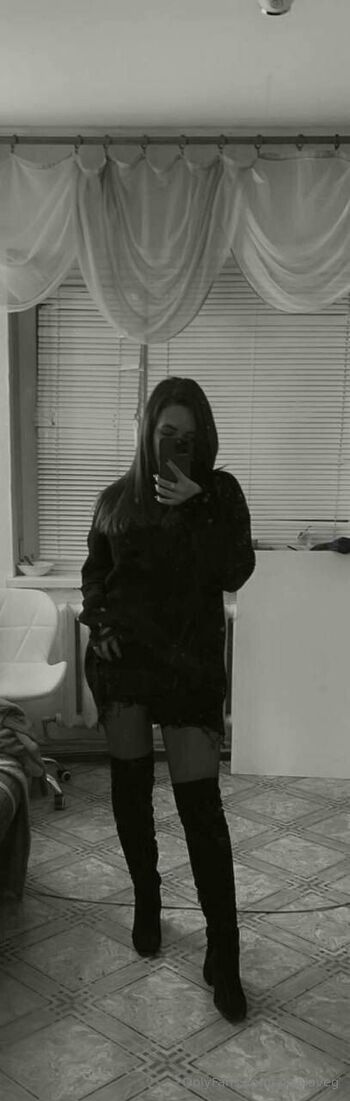 Alisa Lov / alisakiskis nude photo #9