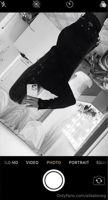 Alisa Lov / alisakiskis nude photo #10