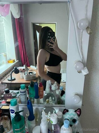 Alisa Lov / alisakiskis nude photo #19