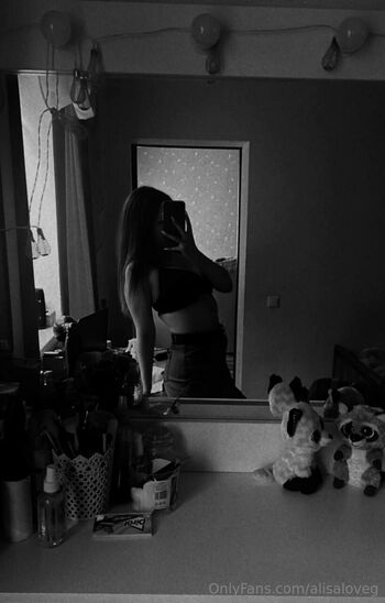 Alisa Lov / alisakiskis nude photo #22