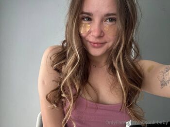 Viktoria / alisonlilbaby nude photo #13