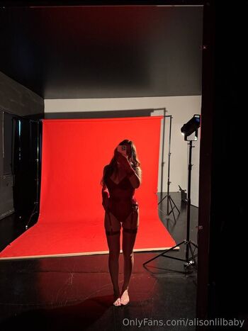 Viktoria / alisonlilbaby nude photo #37