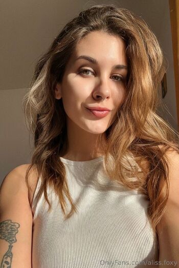 ALISS / aliss.foxy nude photo #4