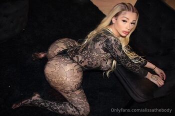 Aliss / alissathebody / queen_alee12 / tbabyyalee nude photo #31