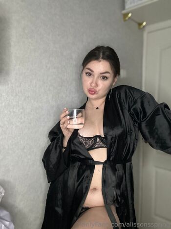 Alisson / alissonsspring nude photo #4