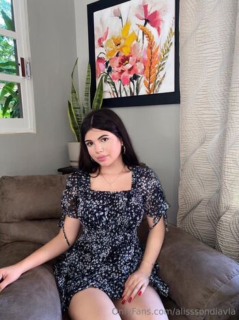 Alisso / alisssondiavla nude photo #15
