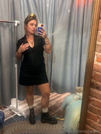 Al / aliwaller nude photo #12