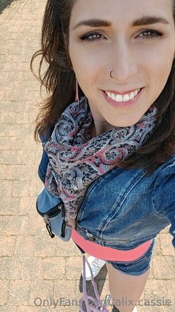 Cassi / alix.cassie nude photo #3