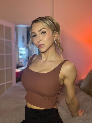 Alix Lyn / alixlynx / thealixlynx / xoalix nude photo #68