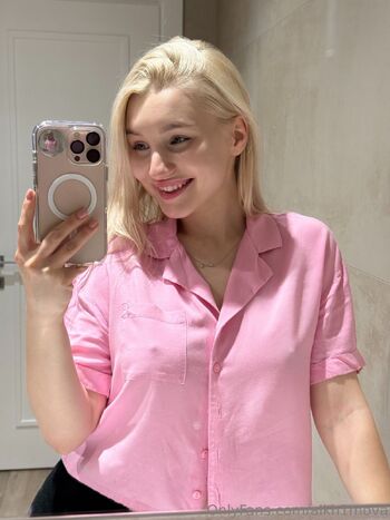 Alisha / alkh1mova nude photo #22