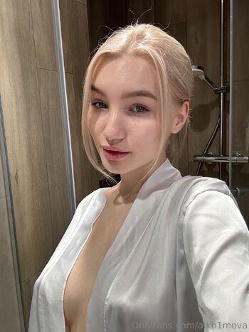 Alisha / alkh1mova nude photo #38