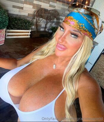 Allegra Col / allegracolesworld nude photo #2