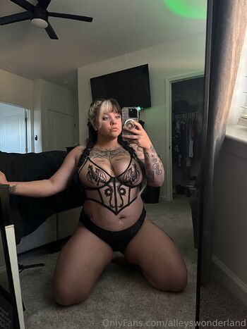 Alleys VIP / alleyswonderland nude photo #9