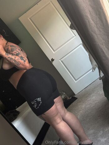 Alleys VIP / alleyswonderland nude photo #14