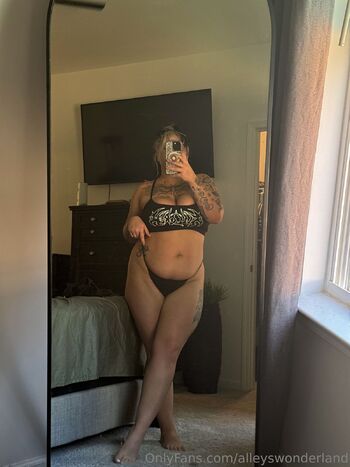 Alleys VIP / alleyswonderland nude photo #38