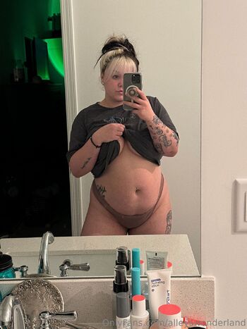 Alleys VIP / alleyswonderland nude photo #39