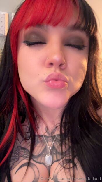 Alleys VIP / alleyswonderland nude photo #56