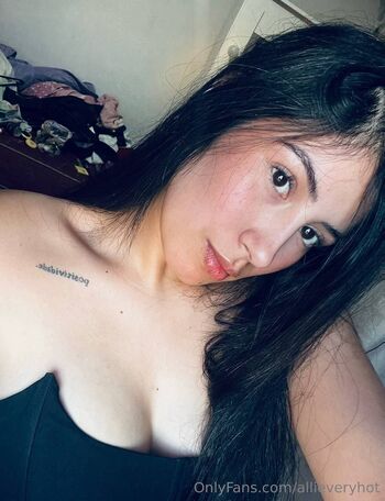 Alli / allieveryhot nude photo #3