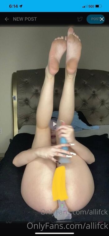 AlliSlim Thiccinge / allifck nude photo #14