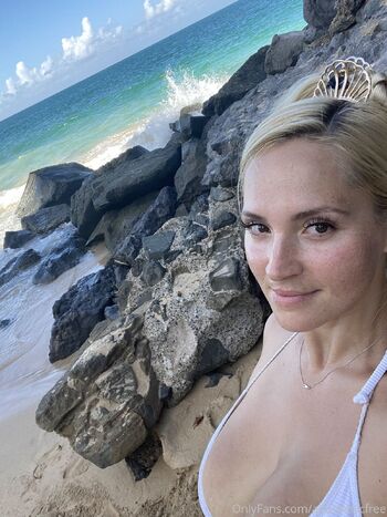 AllisonNY / allisonnycfree nude photo #20