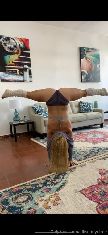 AllisonNY / allisonnycfree nude photo #23