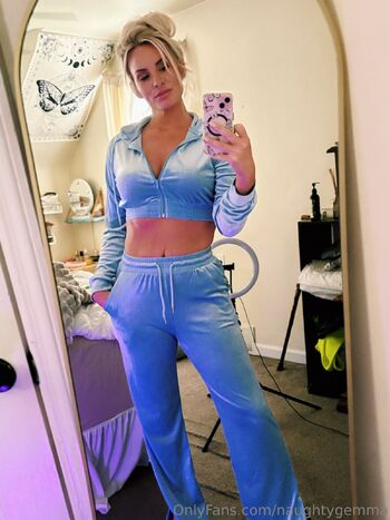 Gem / alluring_housewife nude photo #26