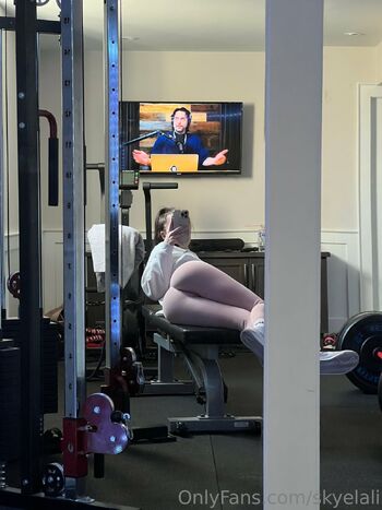 Alanna Sky / allyskyye nude photo #8