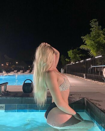 allyssa mager / allyssaxx nude photo #15