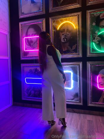 almaa / almaahotxxx nude photo #10