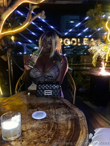 almaa / almaahotxxx nude photo #23