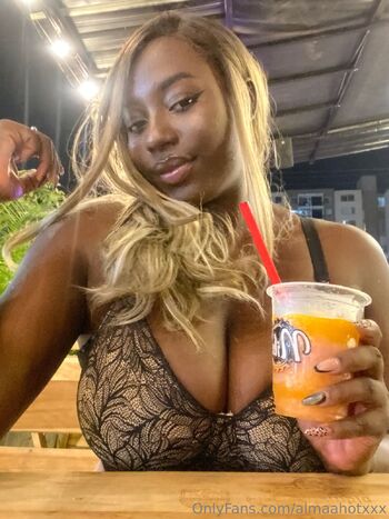 almaa / almaahotxxx nude photo #33